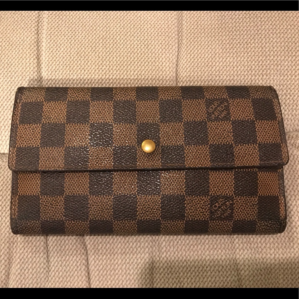 ⛔️SOLD⛔️Louis Vuitton Damier Wallet
